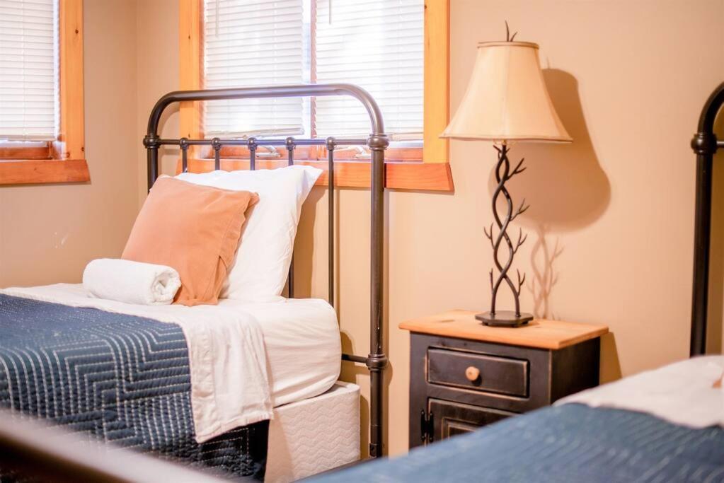 Fall Getaway Resort-3 King Suites, Dog-Friendly Seeley Exteriör bild