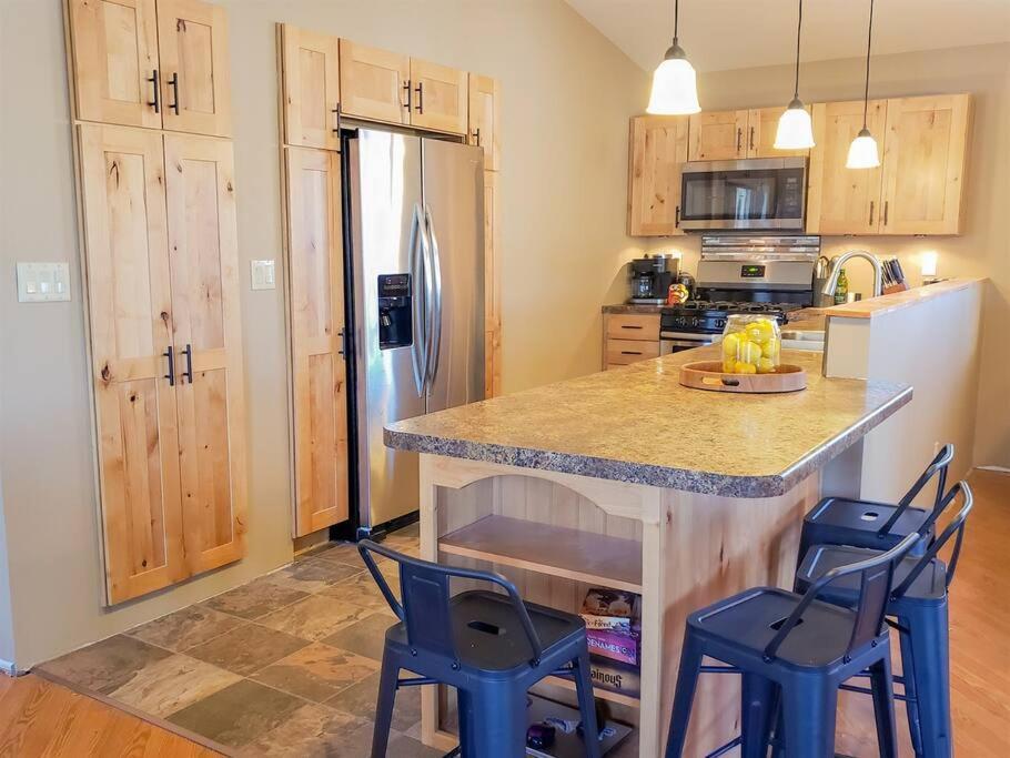 Fall Getaway Resort-3 King Suites, Dog-Friendly Seeley Exteriör bild