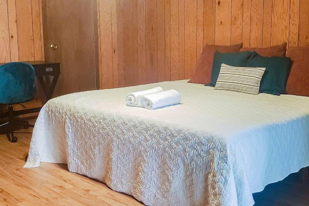 Fall Getaway Resort-3 King Suites, Dog-Friendly Seeley Exteriör bild